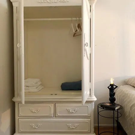 Проживание в семье Our Beautiful Homestay Амстердам